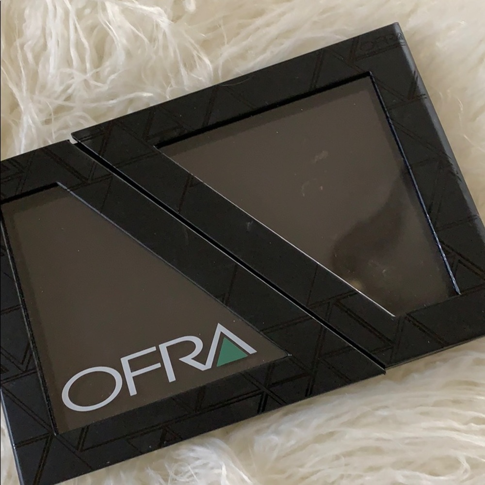 Magnetic palette